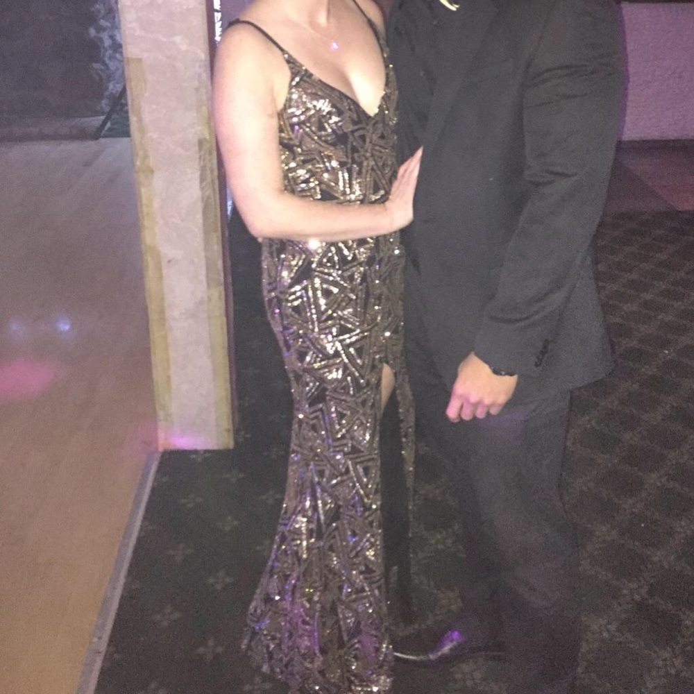 Black and Gold Geometric Sparkly Dress - Picture 5 of 5